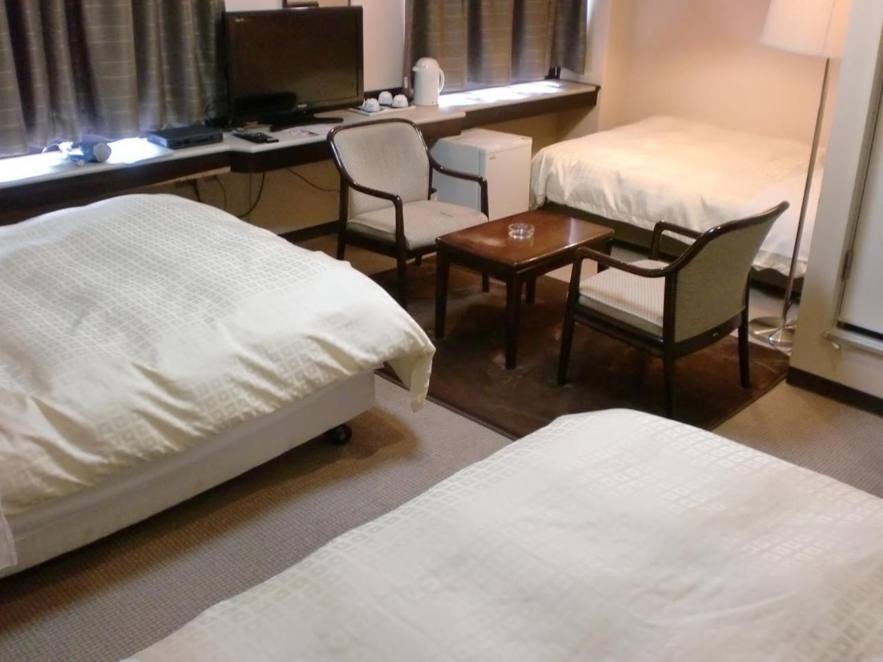 Tsuyama Central Hotel Townhouse Eksteriør billede